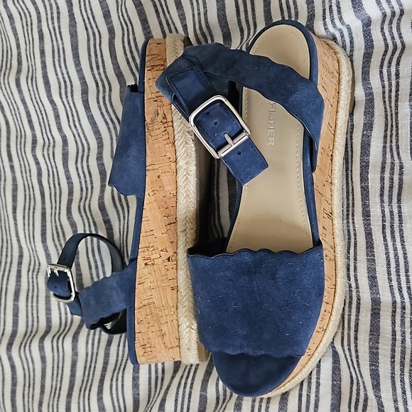 EUC Marc Fisher Suede Ankle strap Sandals sz 8 - Picture 4 of 4